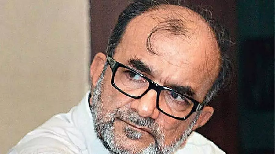TMC सरकार ने चुनाव जीतने के लिए खैरात बांटकर बंगाल को कर्ज के जाल में डाल दिया: CPI के विकास भट्टाचार्य TMC सरकार ने चुनाव जीतने के लिए खैरात बांटकर बंगाल को कर्ज के जाल में डाल दिया: CPI के विकास भट्टाचार्य
