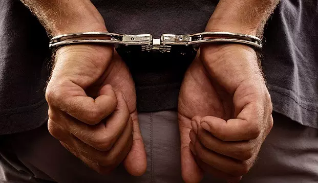 विधानसभा के फर्जी एंट्री पास मामले में पुलिस ने 5 आरोपियों को किया गिरफ्तार, मंत्रालय में काम करने वाले कर्मचारी भी शामिल विधानसभा के फर्जी एंट्री पास मामले में पुलिस ने 5 आरोपियों को किया गिरफ्तार, मंत्रालय में काम करने वाले कर्मचारी भी शामिल