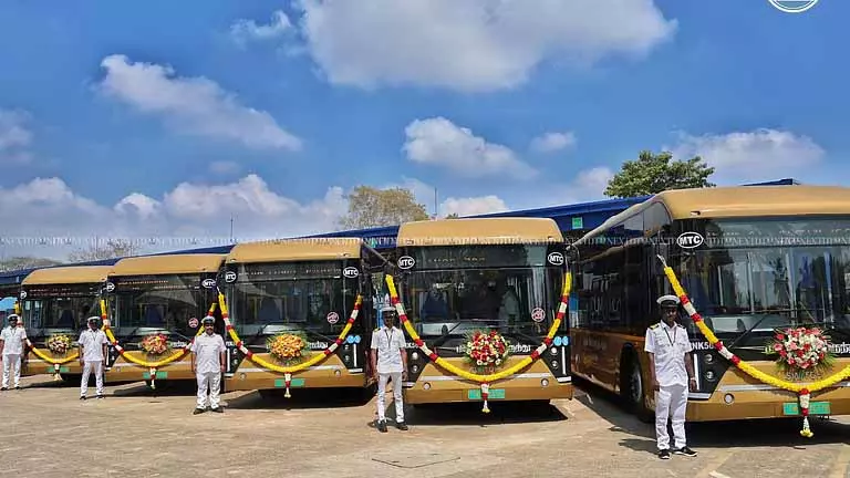 MTC की प्रीमियम सर्विस यूटिलिटी को स्पीड से बदल रही, यात्रियों ने शिकायत की MTC की प्रीमियम सर्विस यूटिलिटी को स्पीड से बदल रही, यात्रियों ने शिकायत की