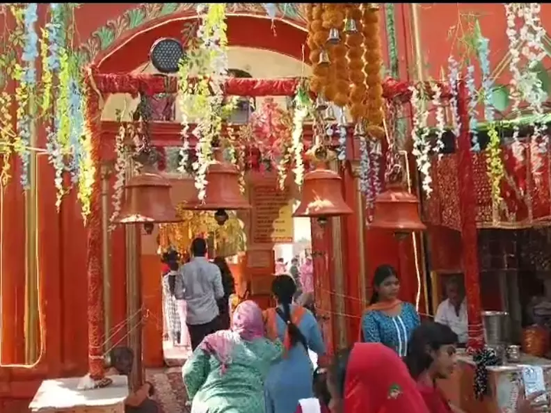 Farrukhabad: जन्मोत्सव पर मंदिर में भक्तों ने किया पूजा-अर्चना और उत्सव Farrukhabad: जन्मोत्सव पर मंदिर में भक्तों ने किया पूजा-अर्चना और उत्सव