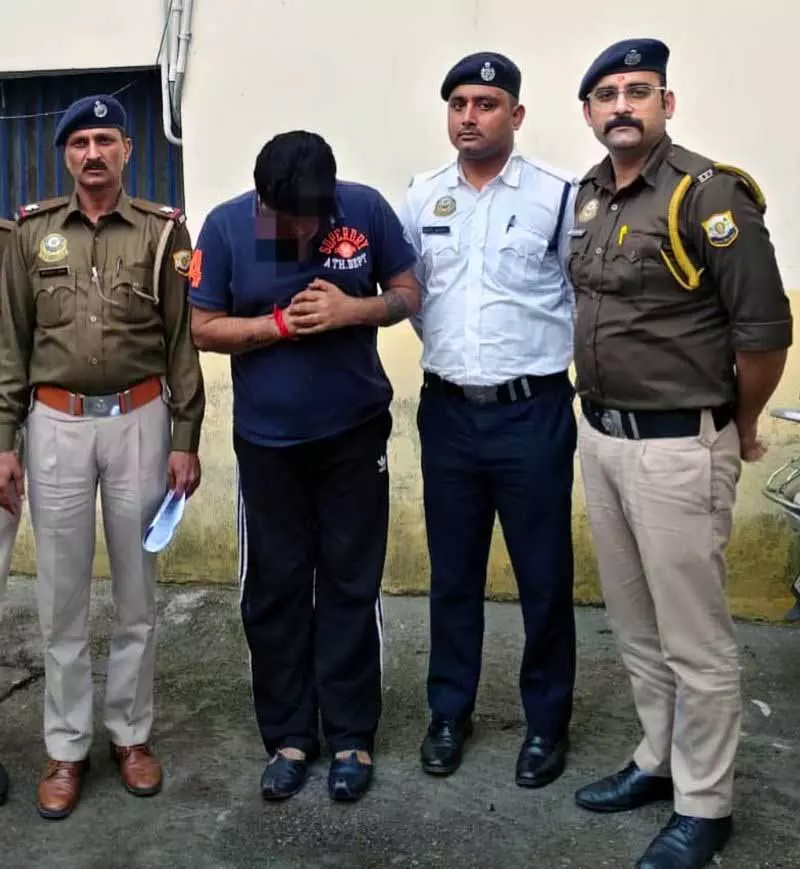 Dehra में पुलिस ने ड्रग तस्करों के खिलाफ कार्रवाई करते हुए 8 लोगों को हिरासत में लिया Dehra में पुलिस ने ड्रग तस्करों के खिलाफ कार्रवाई करते हुए 8 लोगों को हिरासत में लिया