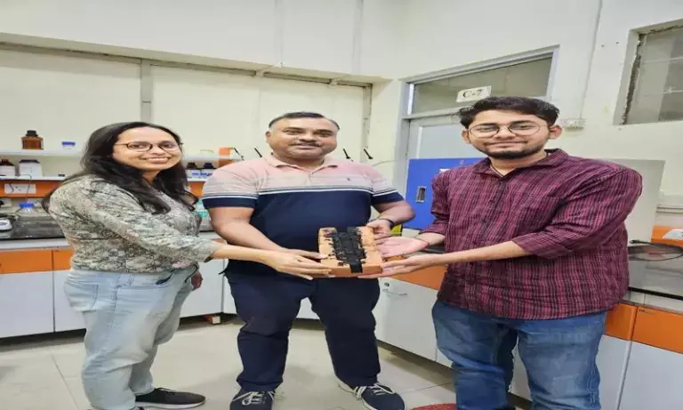 IIT गुवाहाटी की स्मार्ट ईंटें बिना AC के भी इमारत को ठंडा रखती हैं IIT गुवाहाटी की स्मार्ट ईंटें बिना AC के भी इमारत को ठंडा रखती हैं