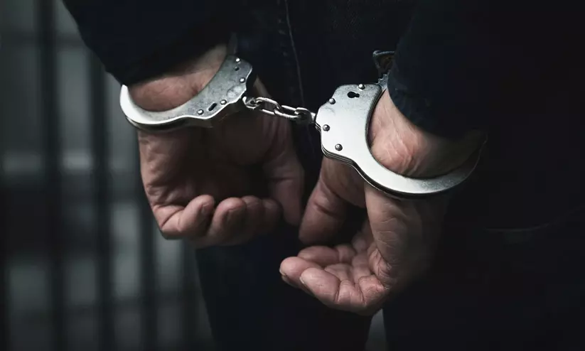Kerala : विदेशी शराब के साथ युवक गिरफ्तार Kerala : विदेशी शराब के साथ युवक गिरफ्तार