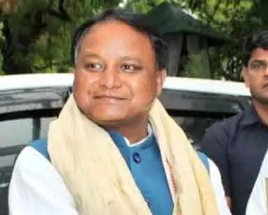 Odisha CM ने फ्यूल ड्यूटी कटौती का स्वागत, शांति और गलत जानकारी के खिलाफ चेतावनी दी Odisha CM ने फ्यूल ड्यूटी कटौती का स्वागत, शांति और गलत जानकारी के खिलाफ चेतावनी दी