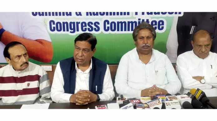 JAMMU: कांग्रेस ने कांग्रेस और अन्य विधायकों की सुरक्षा कम करने पर जवाब मांगा JAMMU: कांग्रेस ने कांग्रेस और अन्य विधायकों की सुरक्षा कम करने पर जवाब मांगा