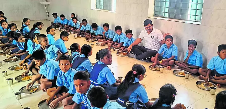 CEO ने नल्लूर और अस्थपनहल्ली गांवों का दौरा किया CEO ने नल्लूर और अस्थपनहल्ली गांवों का दौरा किया