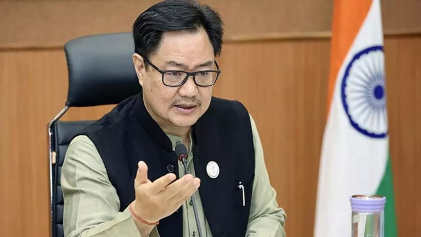Kiren Rijiju ने पेट्रोल, डीजल पर एक्साइज ड्यूटी में कटौती का किया स्वागत Kiren Rijiju ने पेट्रोल, डीजल पर एक्साइज ड्यूटी में कटौती का किया स्वागत