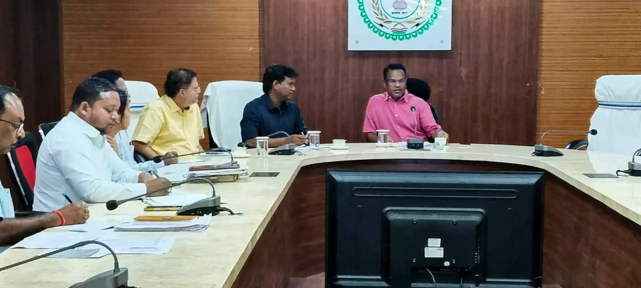 खरीफ तैयारियों की समीक्षा खाद-बीज की कालाबाजारी पर सख्त कार्रवाई के निर्देश खरीफ तैयारियों की समीक्षा खाद-बीज की कालाबाजारी पर सख्त कार्रवाई के निर्देश