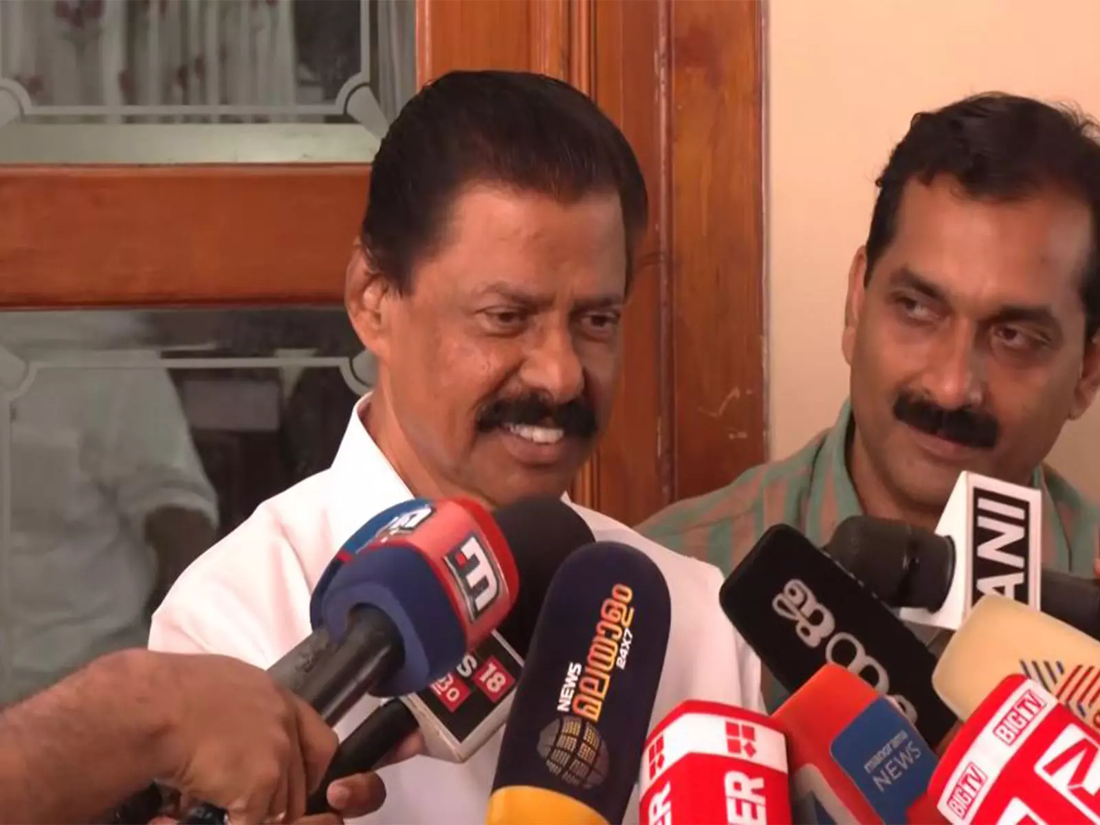 एम.वी. गोविंदन: CPI(M) RSS का विरोध करती है, UDF पर आरोप एम.वी. गोविंदन: CPI(M) RSS का विरोध करती है, UDF पर आरोप
