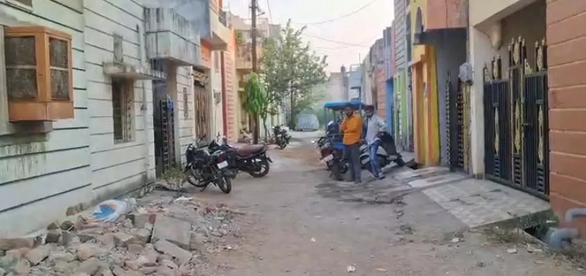 सिमरन सिटी फेस 2 में युवक की हत्या, मौके पर पहुंची टिकरापारा पुलिस सिमरन सिटी फेस 2 में युवक की हत्या, मौके पर पहुंची टिकरापारा पुलिस