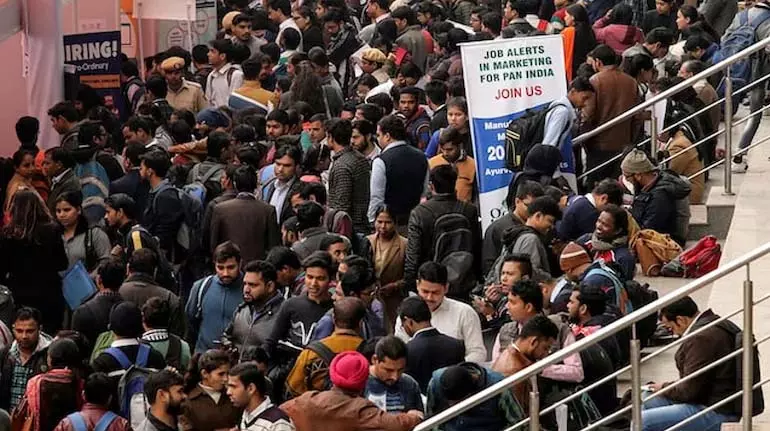 2025 में भारत की unemployment rate में कमी आएगी, सैलरी वाली नौकरियों की तरफ़ रुझान बढ़ेगा 2025 में भारत की unemployment rate में कमी आएगी, सैलरी वाली नौकरियों की तरफ़ रुझान बढ़ेगा
