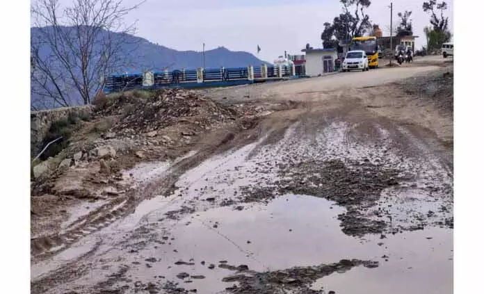 Thanamandi Bufliaz Road की खराब हालत चिंता की बात Thanamandi Bufliaz Road की खराब हालत चिंता की बात