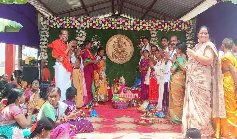 Sri Rama Navami: मंचेरियल के तंदूर में सीता-राम का भव्य विवाह मनाया गया Sri Rama Navami: मंचेरियल के तंदूर में सीता-राम का भव्य विवाह मनाया गया