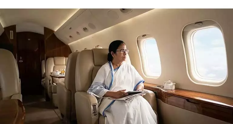 Mamata: 70 मिनट की फ़्लाइट में देरी के बाद पायलट पर टिप्पणी Mamata: 70 मिनट की फ़्लाइट में देरी के बाद पायलट पर टिप्पणी