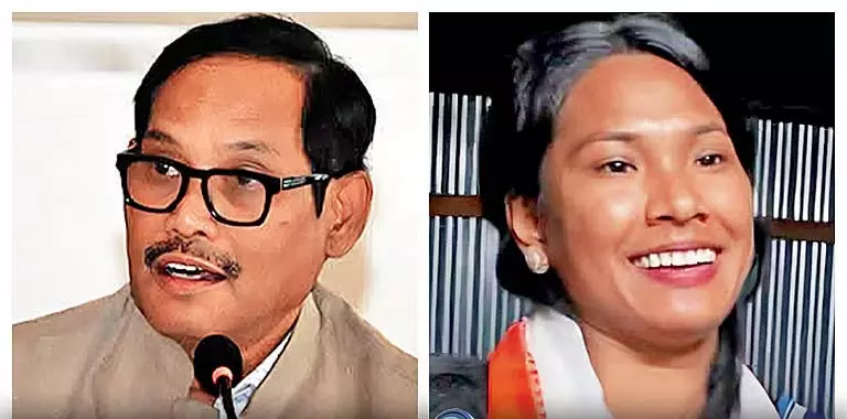 Job Blocked: बीस साल की स्वप्ना को उम्मीदवारी से रोका गया Job Blocked: बीस साल की स्वप्ना को उम्मीदवारी से रोका गया