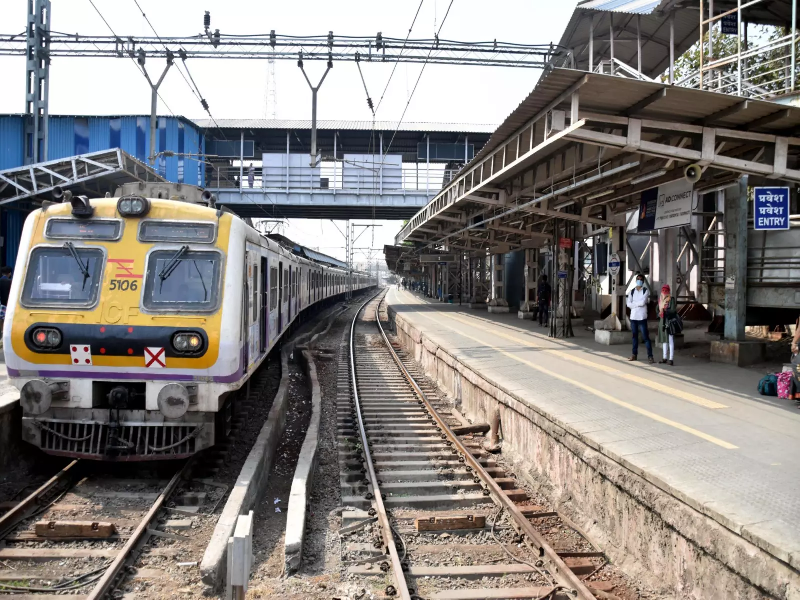 पश्चिमी रेलवे ने स्टेशनों पर 4,500 से अधिक AI-सक्षम फेशियल रिकग्निशन कैमरे लगाए पश्चिमी रेलवे ने स्टेशनों पर 4,500 से अधिक AI-सक्षम फेशियल रिकग्निशन कैमरे लगाए