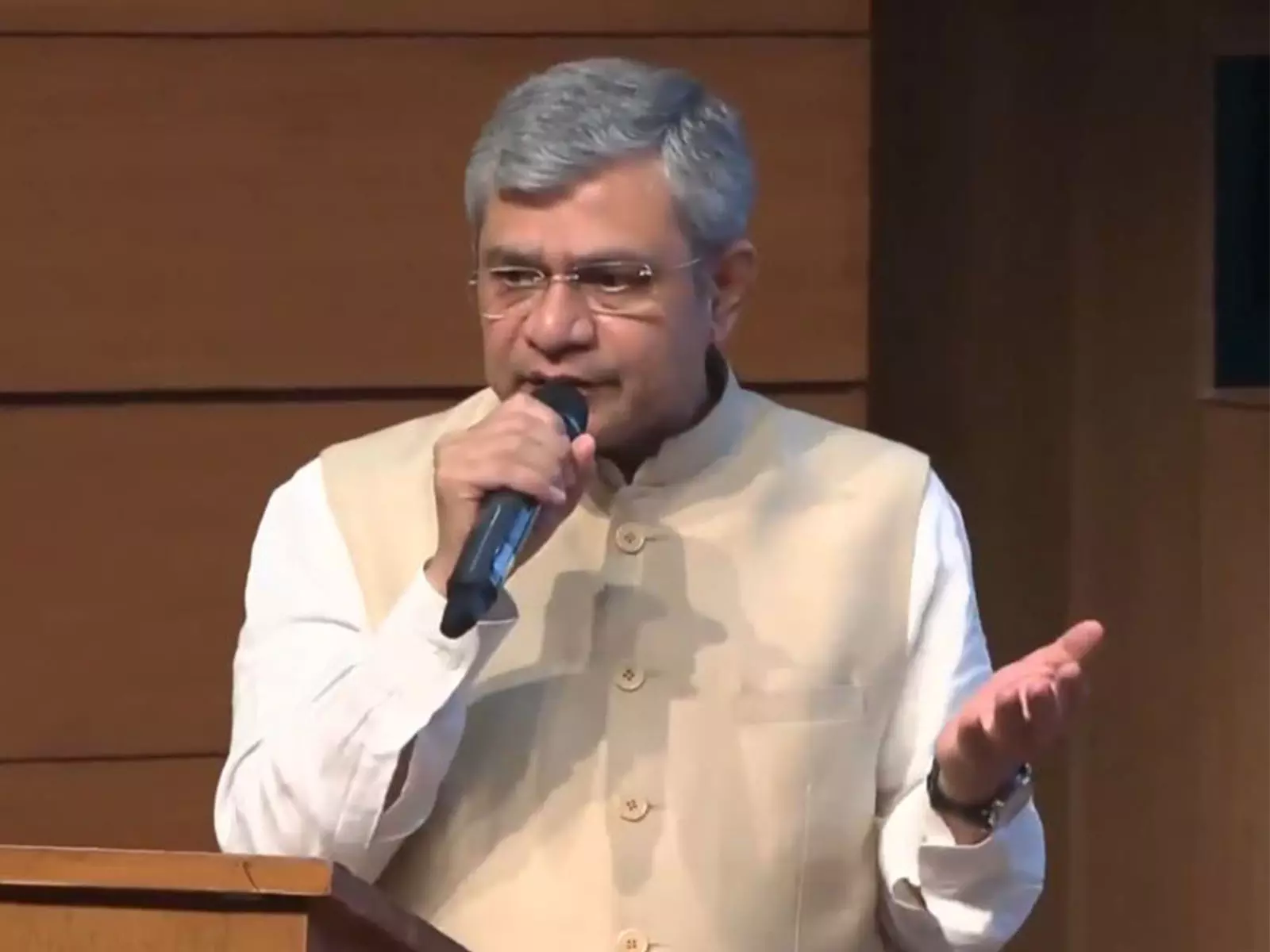 सरकार ने TV रेटिंग नीति 2026 अधिसूचित की सरकार ने TV रेटिंग नीति 2026 अधिसूचित की