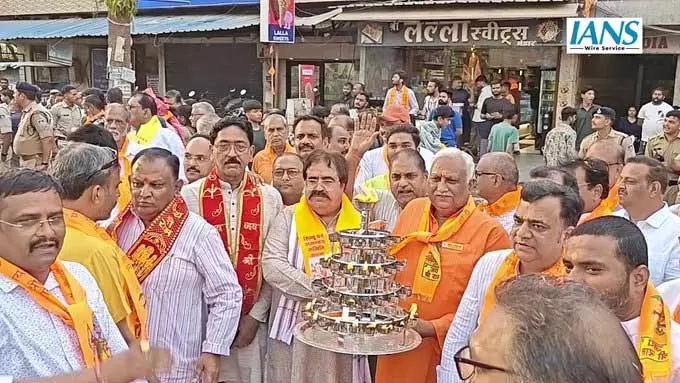सतना में राम नवमी पर भव्य शोभायात्रा, शहर में उमड़ा श्रद्धालुओं का उत्साह सतना में राम नवमी पर भव्य शोभायात्रा, शहर में उमड़ा श्रद्धालुओं का उत्साह