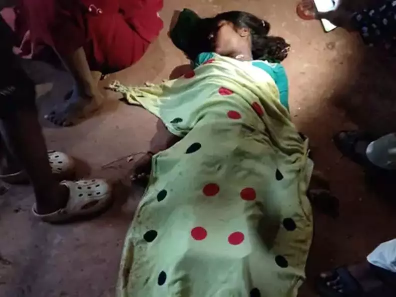 CG: आकाशीय बिजली गिरने से 15 वर्षीय किशोरी की मौत, गांव में मातम CG: आकाशीय बिजली गिरने से 15 वर्षीय किशोरी की मौत, गांव में मातम