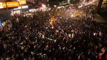 CM हिमंत बिस्वा सरमा की रैली, जनता ने जोरदार किया स्वागत CM हिमंत बिस्वा सरमा की रैली, जनता ने जोरदार किया स्वागत
