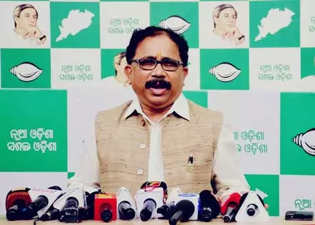 बीजद ने ओडिशा सरकार से 10 रुपए की एक्साइज कटौती के बाद ईंधन पर वीएटी कम करने का आग्रह किया बीजद ने ओडिशा सरकार से 10 रुपए की एक्साइज कटौती के बाद ईंधन पर वीएटी कम करने का आग्रह किया
