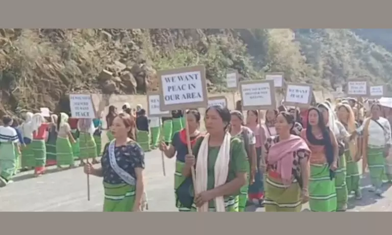 Manipur: गोलीबारी के बाद तामेंगलोंग में नागा महिलाओं ने रैली निकाली, हथियारबंद ग्रुप से “गांव खाली करने” की मांग Manipur: गोलीबारी के बाद तामेंगलोंग में नागा महिलाओं ने रैली निकाली, हथियारबंद ग्रुप से “गांव खाली करने” की मांग