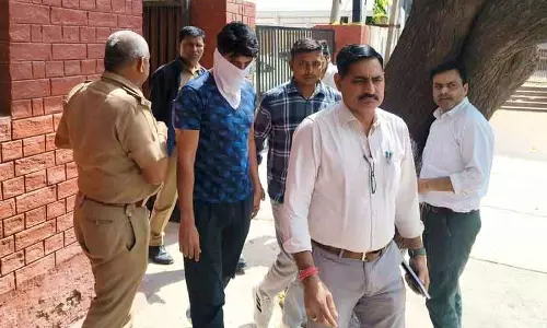 Chandigarh कोटक बैंक घोटाला: मुख्य आरोपी को छह दिन की पुलिस हिरासत में भेजा गया Chandigarh कोटक बैंक घोटाला: मुख्य आरोपी को छह दिन की पुलिस हिरासत में भेजा गया