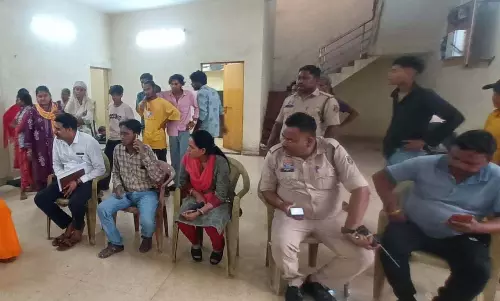 रामनवमी पर जिला प्रशासन की कार्रवाई, नाबालिग का विवाह रुकवाया रामनवमी पर जिला प्रशासन की कार्रवाई, नाबालिग का विवाह रुकवाया