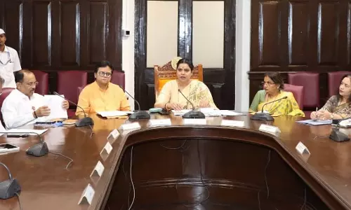 मेयर ने BEST को रेवेन्यू बढ़ाने, फाइनेंशियल अनुशासन और कर्मचारियों की मांगों को पूरा करने का निर्देश दिया मेयर ने BEST को रेवेन्यू बढ़ाने, फाइनेंशियल अनुशासन और कर्मचारियों की मांगों को पूरा करने का निर्देश दिया