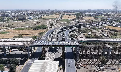 Indore : लव कुश चौराहे पर 6-लेन, लेवल-2 फ्लाईओवर बनाया गया Indore : लव कुश चौराहे पर 6-लेन, लेवल-2 फ्लाईओवर बनाया गया