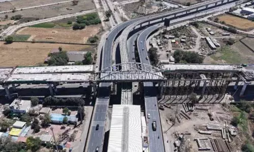 Indore: इंदौर में 12 घंटे में पूरा हुआ विशाल स्टील गर्डर लॉन्च Indore: इंदौर में 12 घंटे में पूरा हुआ विशाल स्टील गर्डर लॉन्च