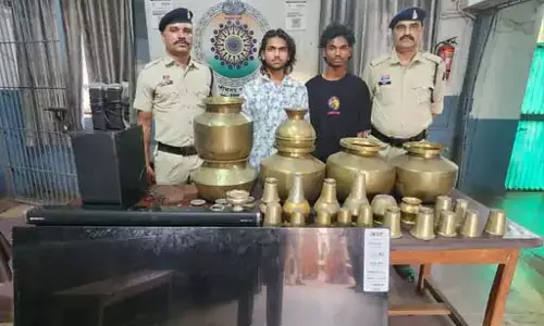 दुर्ग पुलिस की गिरफ्त में चोर गिरोह, सूने मकान में दिया था वारदात को अंजाम