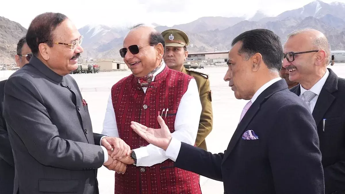 Leh: CJI सूर्यकांत ने किया नई सुविधाओं का शुभारंभ Leh: CJI सूर्यकांत ने किया नई सुविधाओं का शुभारंभ