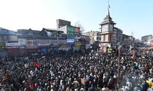 Srinagar: कश्मीर में चंदा जुटाने पर सुरक्षा एजेंसियों को शक Srinagar: कश्मीर में चंदा जुटाने पर सुरक्षा एजेंसियों को शक