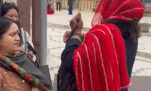Shimla: बांग्लादेशी छात्र होने का दावा करने वाले शख्स की शिमला में जांच Shimla: बांग्लादेशी छात्र होने का दावा करने वाले शख्स की शिमला में जांच