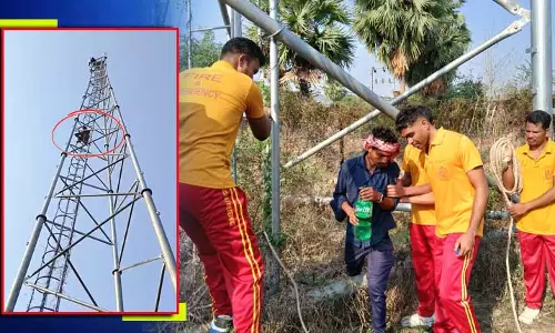 Malkangiri में टावर पर चढ़कर युवक ने की आत्महत्या की कोशिश, सुरक्षित बचा लिया गया