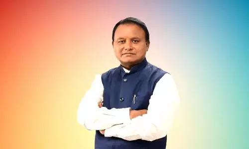 Odisha CM और BJP के प्रदेश अध्यक्ष हाई-लेवल बातचीत के लिए नई दिल्ली पहुंचे Odisha CM और BJP के प्रदेश अध्यक्ष हाई-लेवल बातचीत के लिए नई दिल्ली पहुंचे