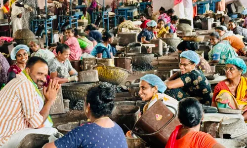 Kerala : करुनागपल्ली में उम्मीदवारों ने प्रचार अभियान तेज कर दिया है