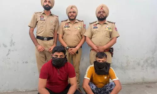 Khanna में अवैध हथियारों के साथ दो लोग गिरफ्तार Khanna में अवैध हथियारों के साथ दो लोग गिरफ्तार