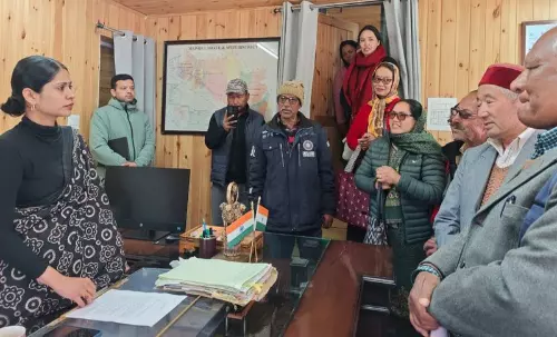 चिनाब नदी का बढ़ता पानी Himachal के आदिवासी जिले लाहौल-स्पीति में जोबरंग पुल को खतरे में डाल रहा चिनाब नदी का बढ़ता पानी Himachal के आदिवासी जिले लाहौल-स्पीति में जोबरंग पुल को खतरे में डाल रहा