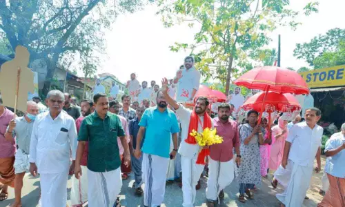 Kerala : चिलचिलाती गर्मी के बावजूद चुनाव का उत्साह बरकरार Kerala : चिलचिलाती गर्मी के बावजूद चुनाव का उत्साह बरकरार