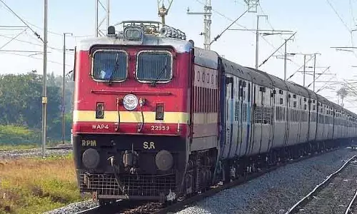 Bhubaneswar ईसीओआर जीएम ने तालचेर रेलवे स्टेशन का निरीक्षण किया