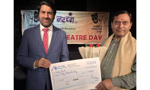 नटरंग ने Neeraj Kant को लाइफटाइम अचीवमेंट अवार्ड से सम्मानित किया