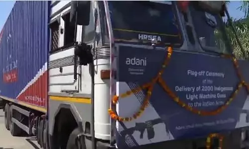 Adani डिफेंस ने सेना को 2,000 प्रहार लाइट मशीन गन का पहला बैच दिया