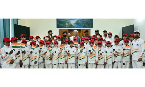 LG ने आर्मी गुडविल स्कूल सौजियां के छात्रों के समूह से बातचीत की LG ने आर्मी गुडविल स्कूल सौजियां के छात्रों के समूह से बातचीत की