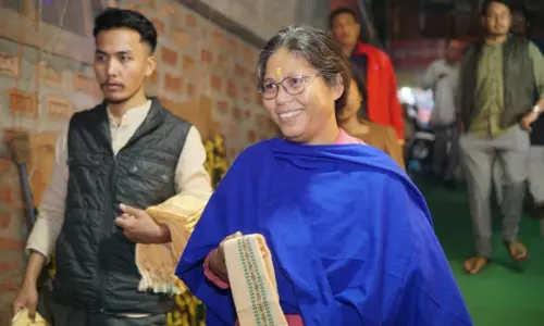 Congress की नंदिता गोरलोसा ने इकोलॉजिकल संकट के बीच हाफलोंग के व्यापारियों को समर्थन देने का वादा किया Congress की नंदिता गोरलोसा ने इकोलॉजिकल संकट के बीच हाफलोंग के व्यापारियों को समर्थन देने का वादा किया