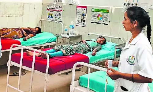 Karnataka : शादी का खाना खाने के बाद कई लोग बीमार पड़ जाते है Karnataka : शादी का खाना खाने के बाद कई लोग बीमार पड़ जाते है