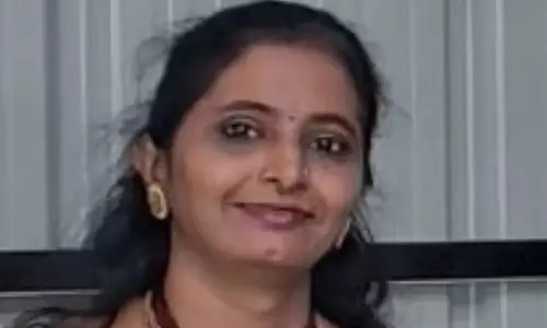 Karnataka : एक सरकारी स्कूल की मैथ टीचर अपने पति के निधन के अगले दिन स्कूल गई Karnataka : एक सरकारी स्कूल की मैथ टीचर अपने पति के निधन के अगले दिन स्कूल गई
