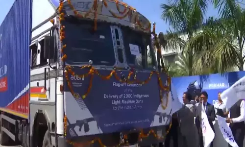 अडानी डिफेंस एंड एयरोस्पेस ने भारतीय सशस्त्र बलों को 2000 प्रहार LMG का पहला बैच दिया
