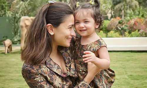 Alia Bhatt की पेरेंटिंग पर सच्ची बात और स्टाइलिश जलवा Alia Bhatt की पेरेंटिंग पर सच्ची बात और स्टाइलिश जलवा